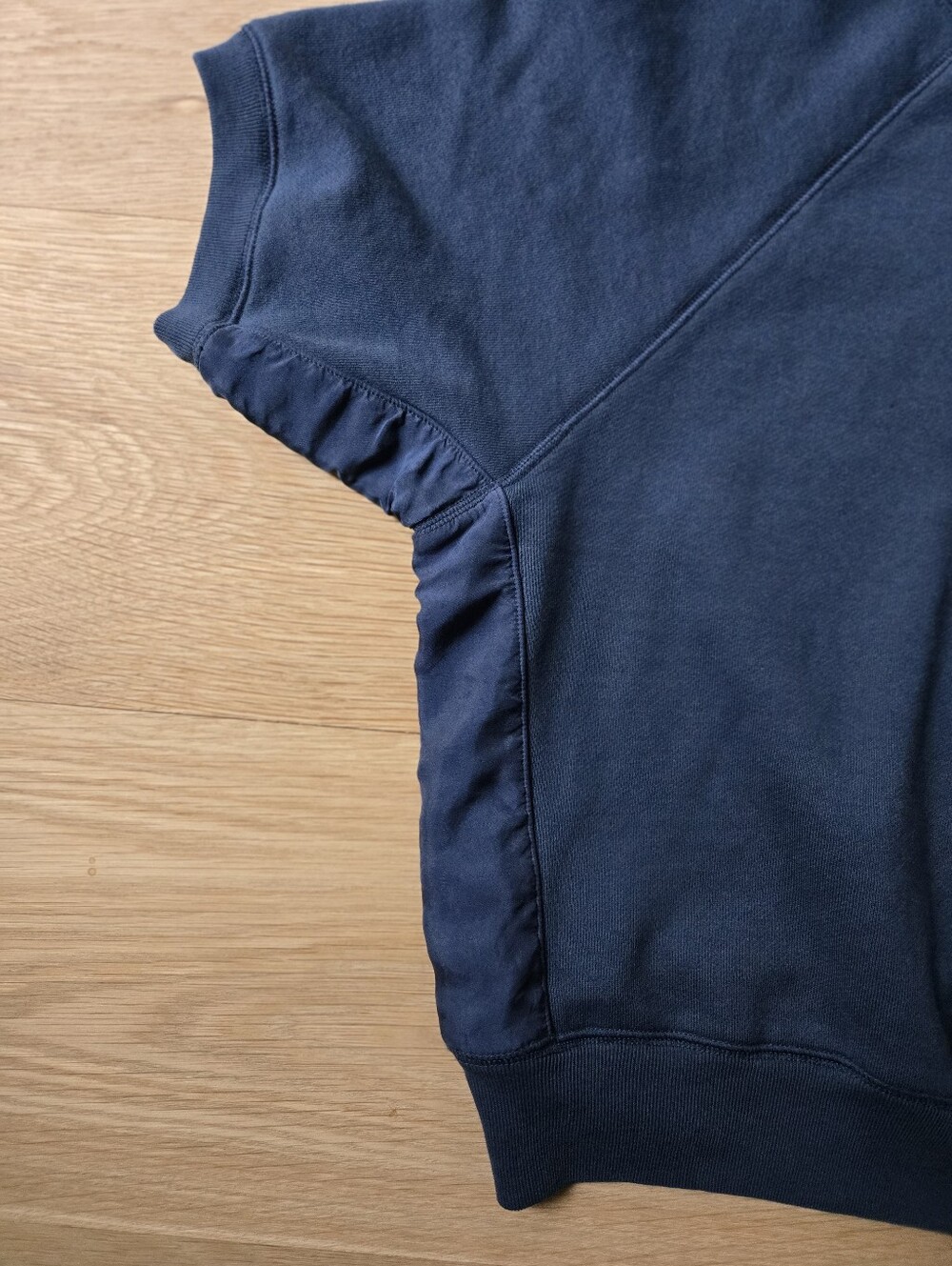 SKIMS Crop Short Sleeve Sweatshirt - Picture 4 of 6